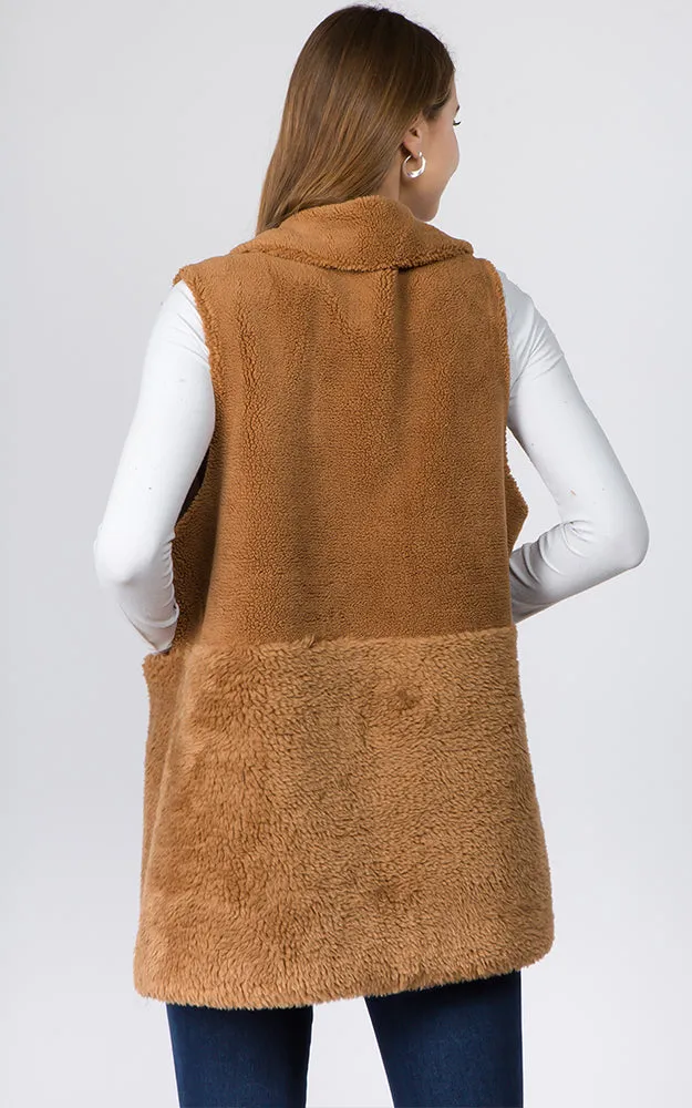 VA91B7 Faux Shearling Reversible Vest with Pockets